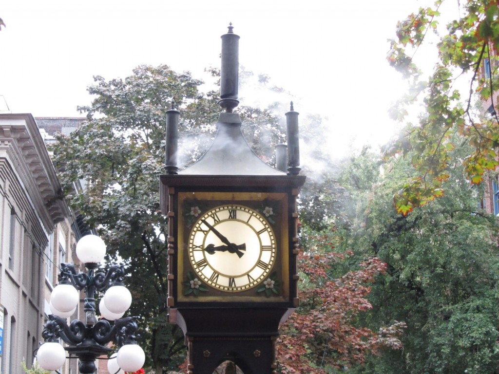Steamclock in Gastown S Gloggespiel all Viertelstund isch mit Dampf betriebe